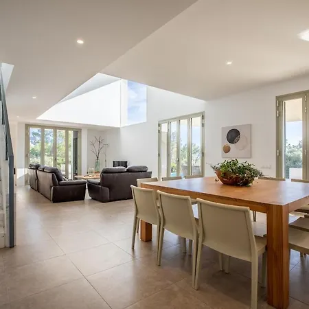 Villa Unique Nestled Between Mountains *