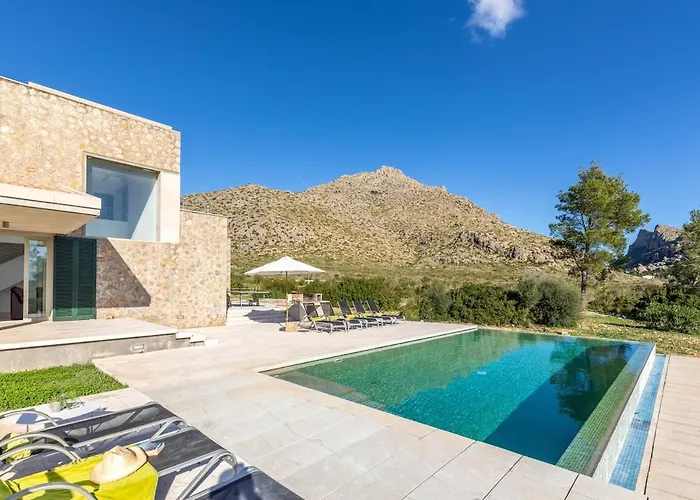 Villa Unique Nestled Between Mountains