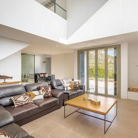 فيلة Unique Nestled Between Mountains بورت دي بوينسا