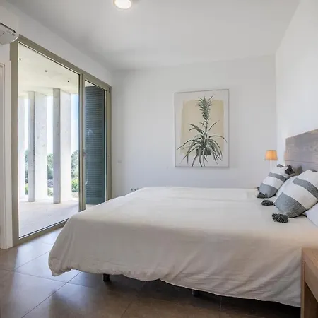 فيلة Unique Nestled Between Mountains بورت دي بوينسا