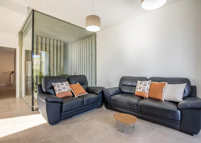 Unique Nestled Between Mountains * Поланко